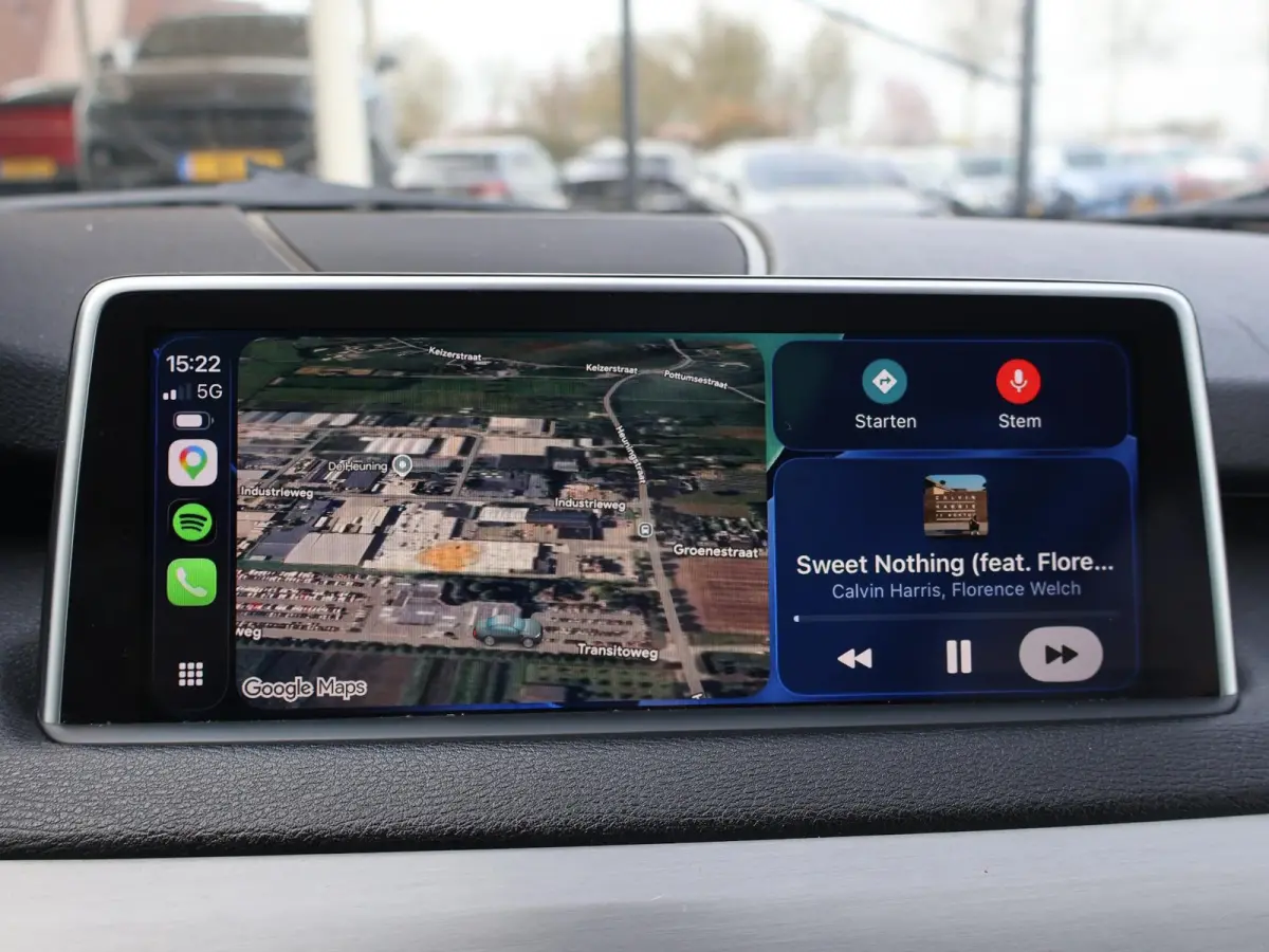 xDrive40e High Executive + HEAD-UP | 360 CAMERA | PANORAMA | SFEERVERLICHTING