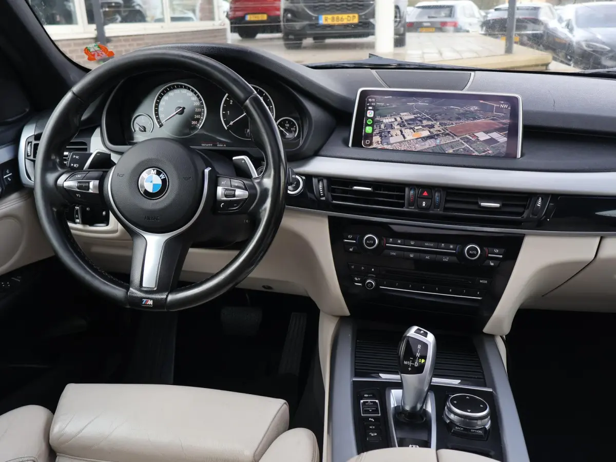 xDrive40e High Executive + HEAD-UP | 360 CAMERA | PANORAMA | SFEERVERLICHTING