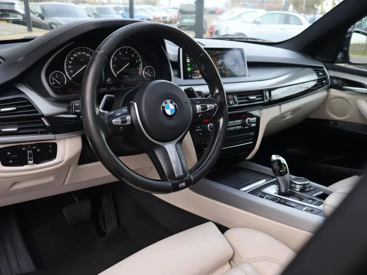 xDrive40e High Executive + HEAD-UP | 360 CAMERA | PANORAMA | SFEERVERLICHTING