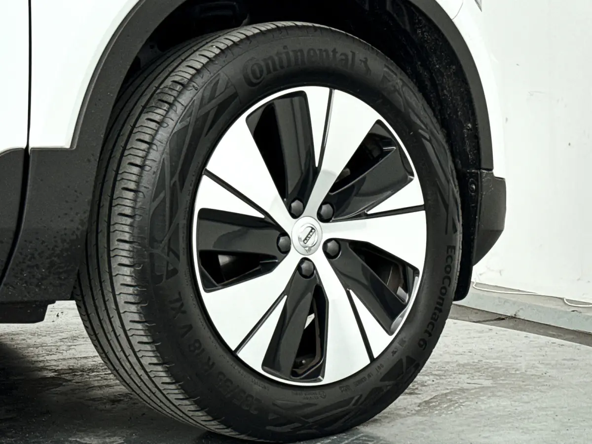 T2 Momentum Business | Parkeercamera | Cruise control | Navigatie