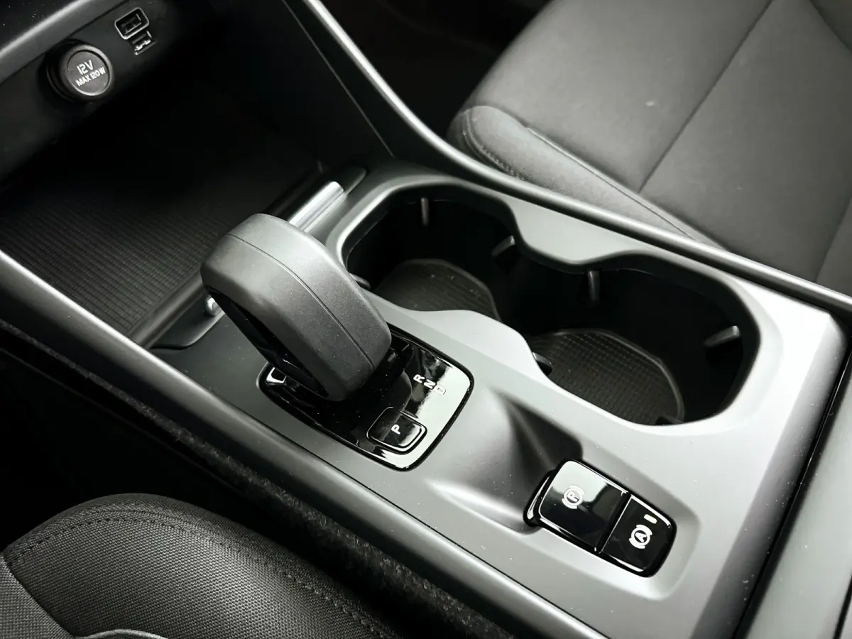 T2 Momentum Business | Parkeercamera | Cruise control | Navigatie