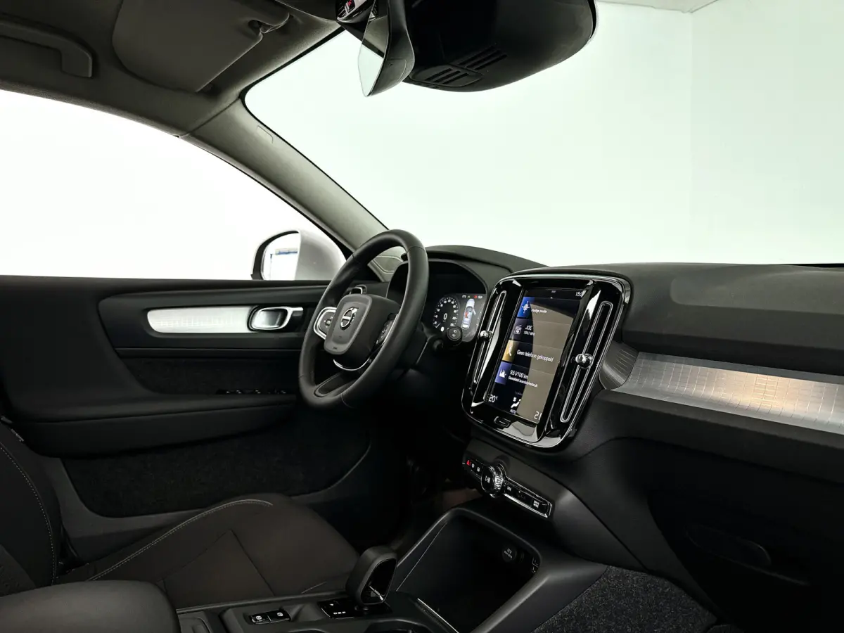 T2 Momentum Business | Parkeercamera | Cruise control | Navigatie