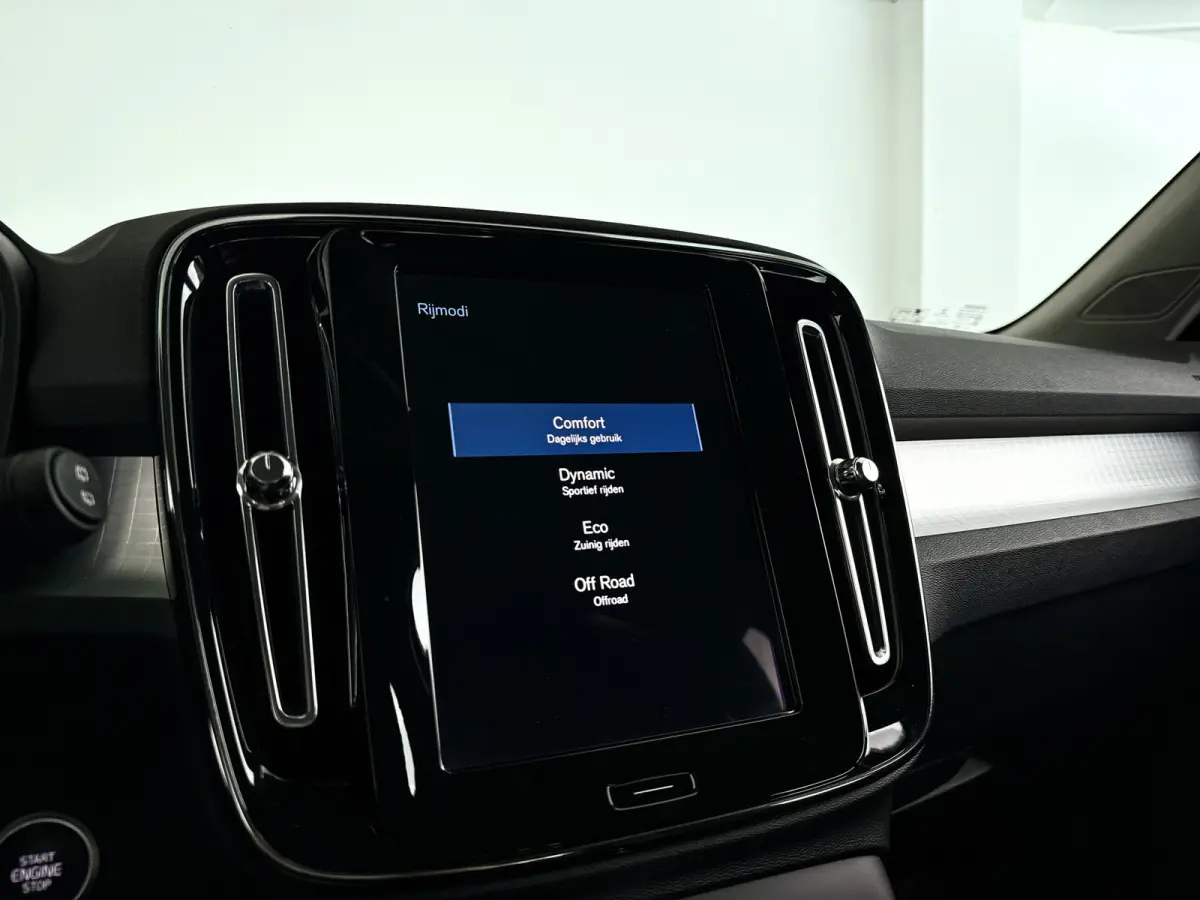 T2 Momentum Business | Parkeercamera | Cruise control | Navigatie