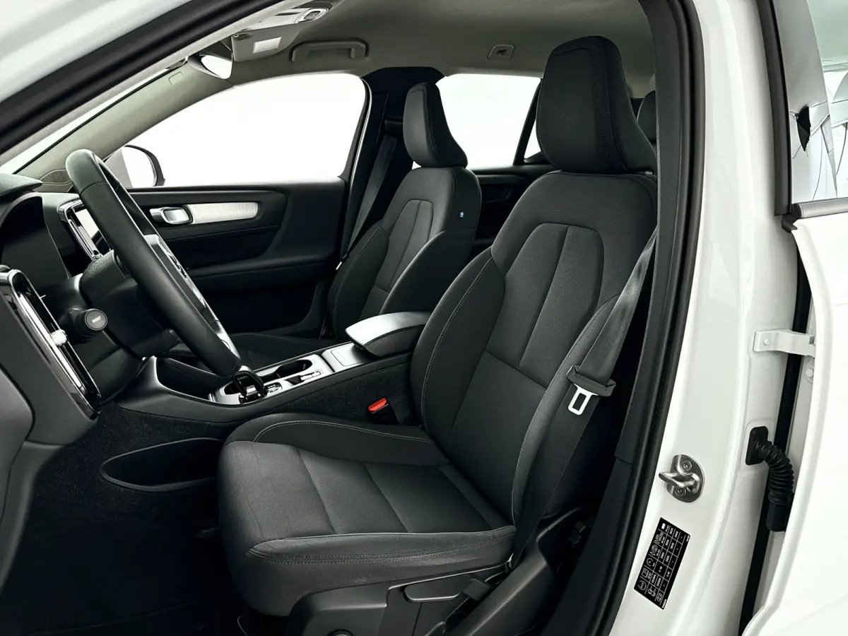 T2 Momentum Business | Parkeercamera | Cruise control | Navigatie