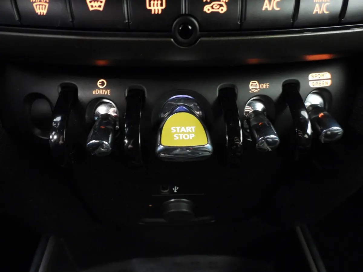 1.5 Cooper ALL4 Chili NAVI/LEER/MEMORY/EL.KLEP/LED/17"LMV!