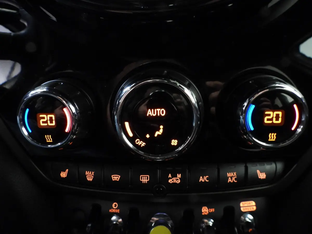 1.5 Cooper ALL4 Chili NAVI/LEER/MEMORY/EL.KLEP/LED/17"LMV!