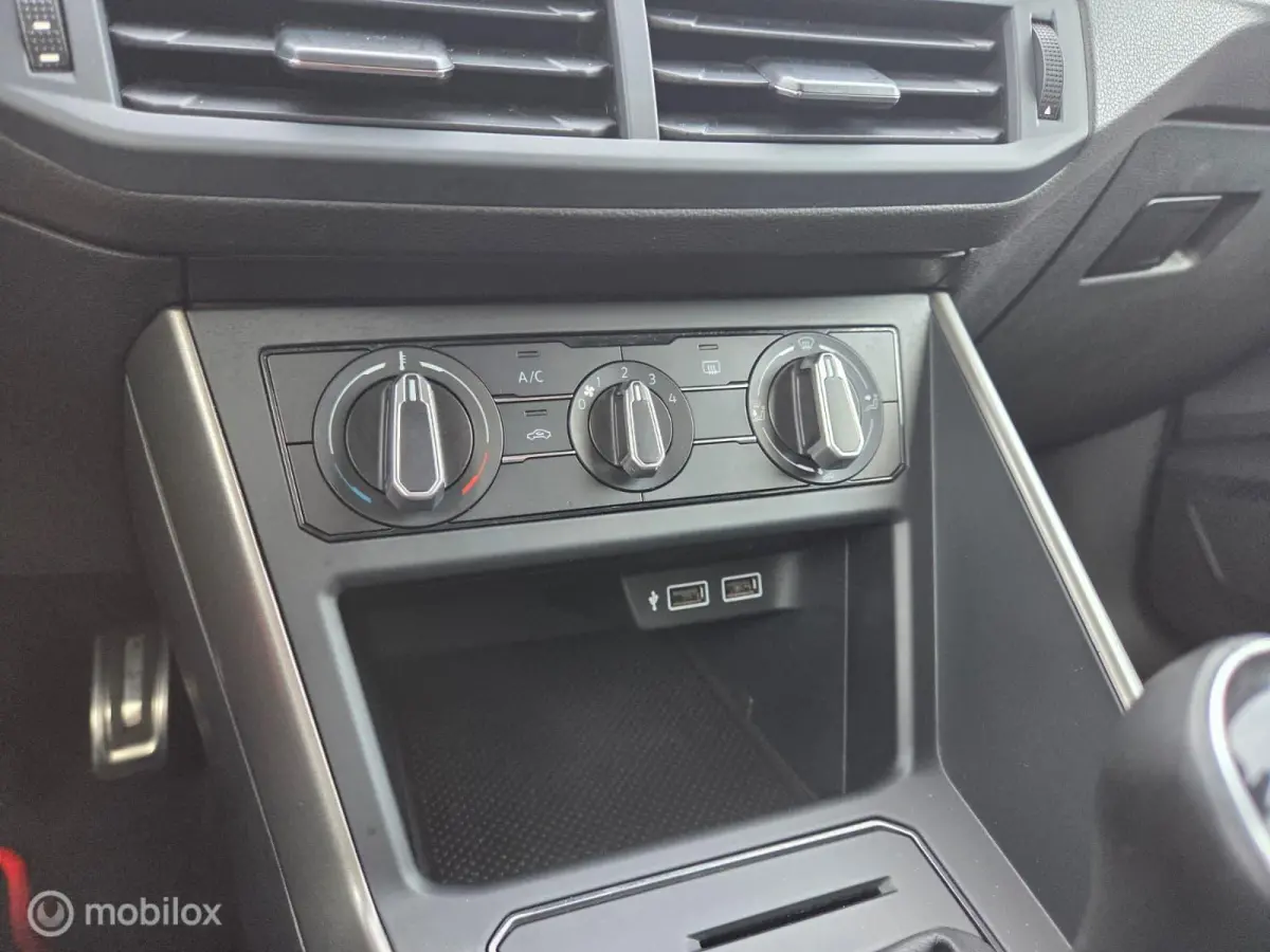 1.0 TSI, Full LED, Navi, Carplay, Camera,NAP