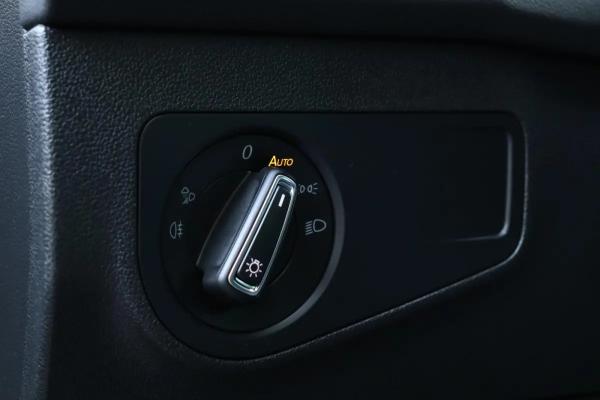 1.5 TSI / 2x R-Line / Virtual Cockpit / 150PK / Camera / LED / 19"!
