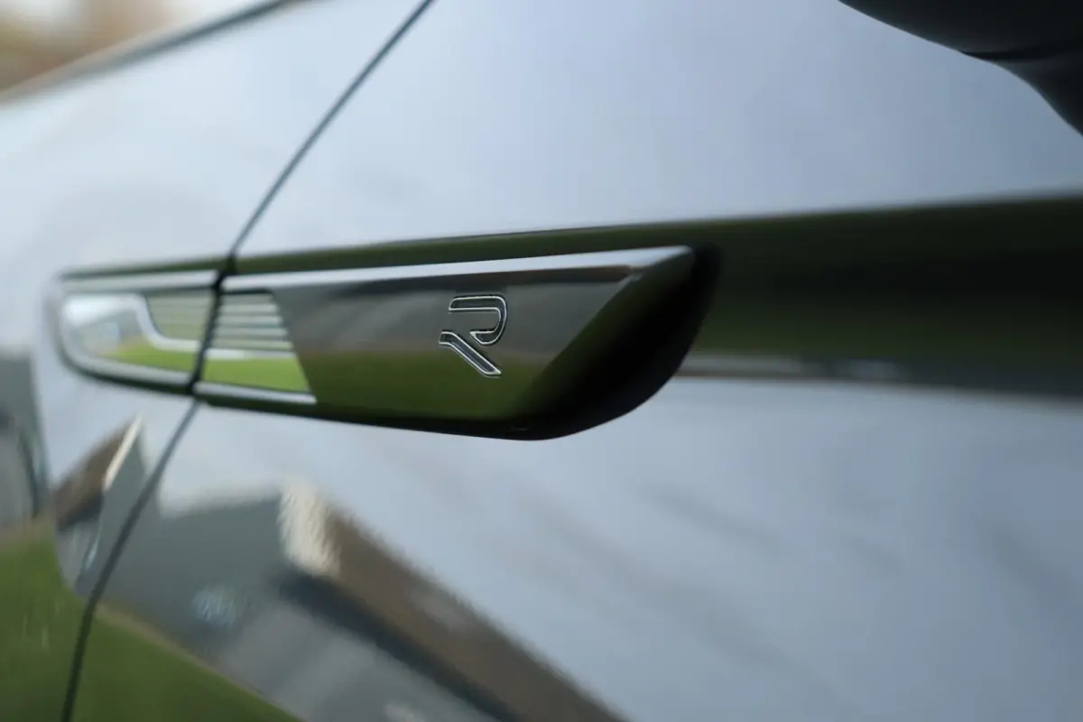 1.5 TSI / 2x R-Line / Virtual Cockpit / 150PK / Camera / LED / 19"!
