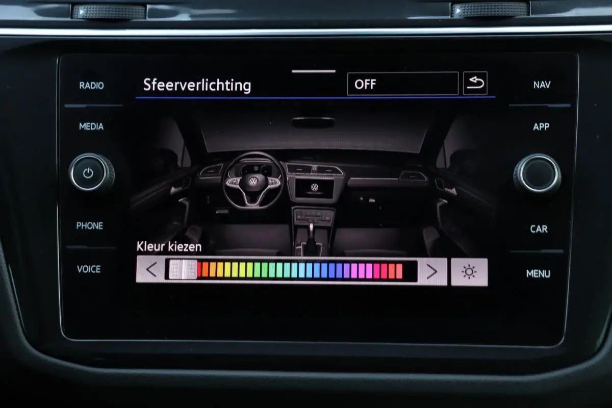 1.5 TSI / 2x R-Line / Virtual Cockpit / 150PK / Camera / LED / 19"!