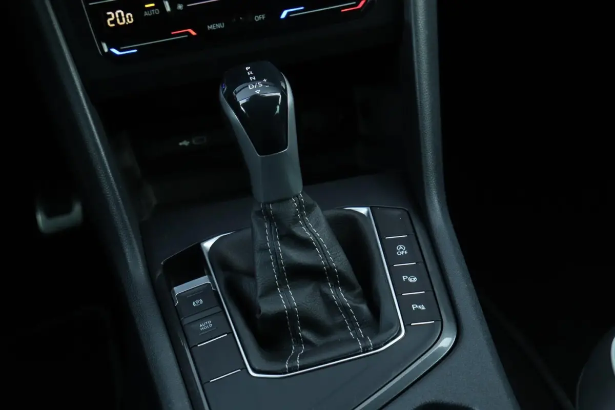 1.5 TSI / 2x R-Line / Virtual Cockpit / 150PK / Camera / LED / 19"!