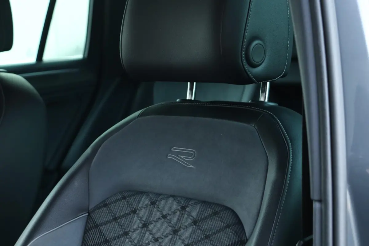 1.5 TSI / 2x R-Line / Virtual Cockpit / 150PK / Camera / LED / 19"!