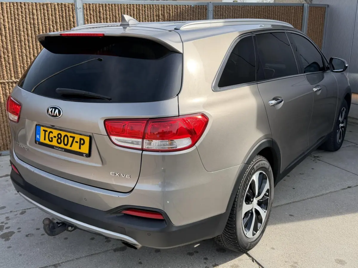 EX V6 3.3 Automaat 290pk 7-persoons | Trekhaak | 2300kg trekgewicht | Leren bekleding | Stoelverwarming | Climate & cruise control | Elektrisch verstelbare stoelen | Parkeersensoren achter |