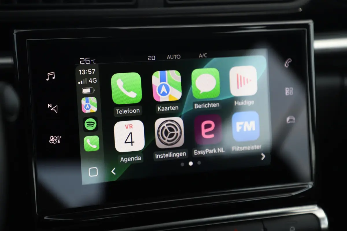 1.2 PureTech Feel Navigatie Carplay Android Clima Cruise Parkeersensor Rijstrooksensor All-Season Banden!