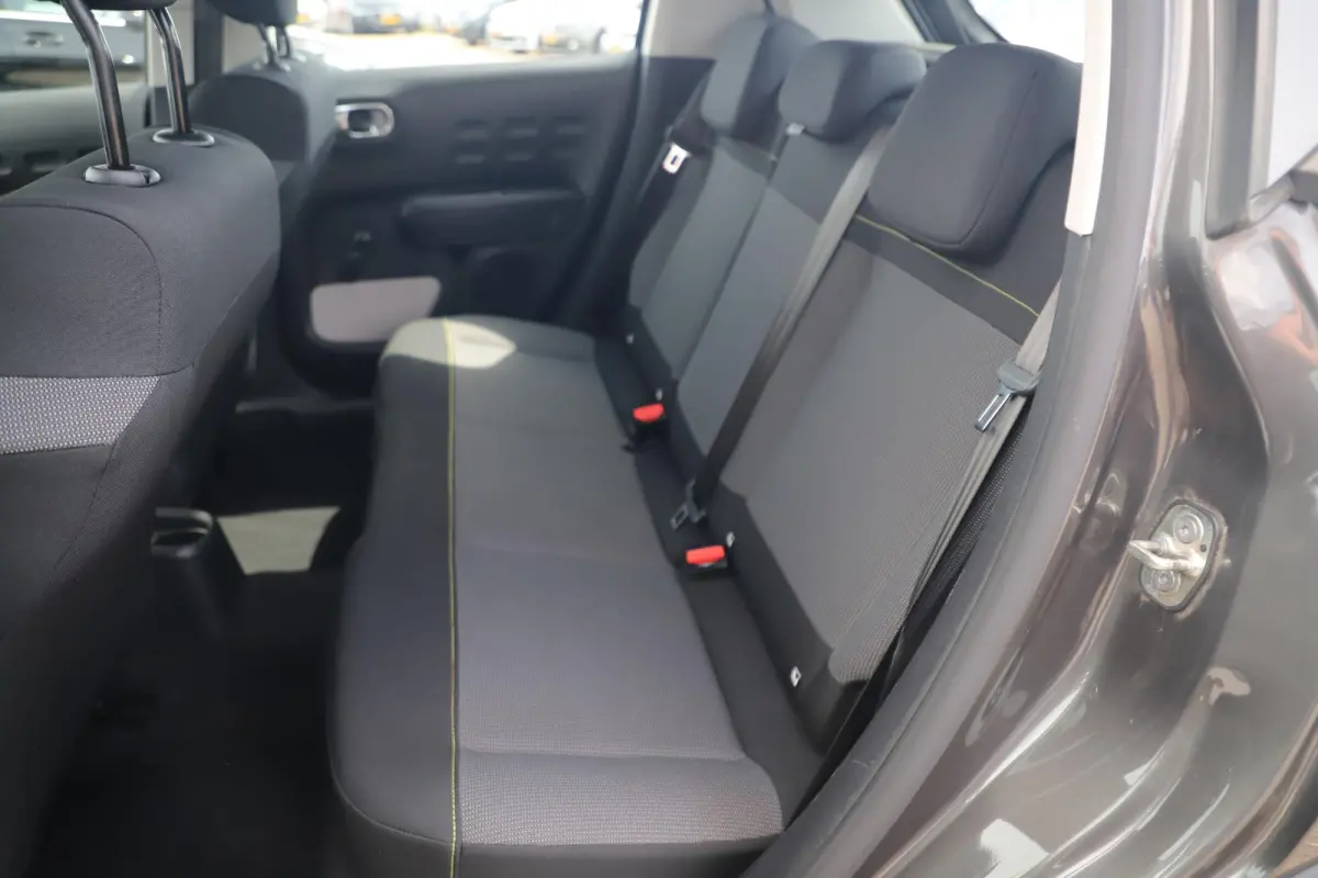 1.2 PureTech Feel Navigatie Carplay Android Clima Cruise Parkeersensor Rijstrooksensor All-Season Banden!