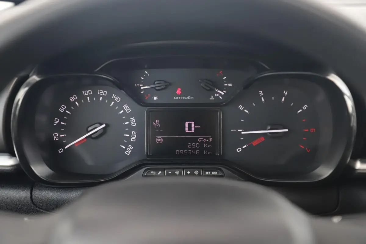 1.2 PureTech Feel Navigatie Carplay Android Clima Cruise Parkeersensor Rijstrooksensor All-Season Banden!