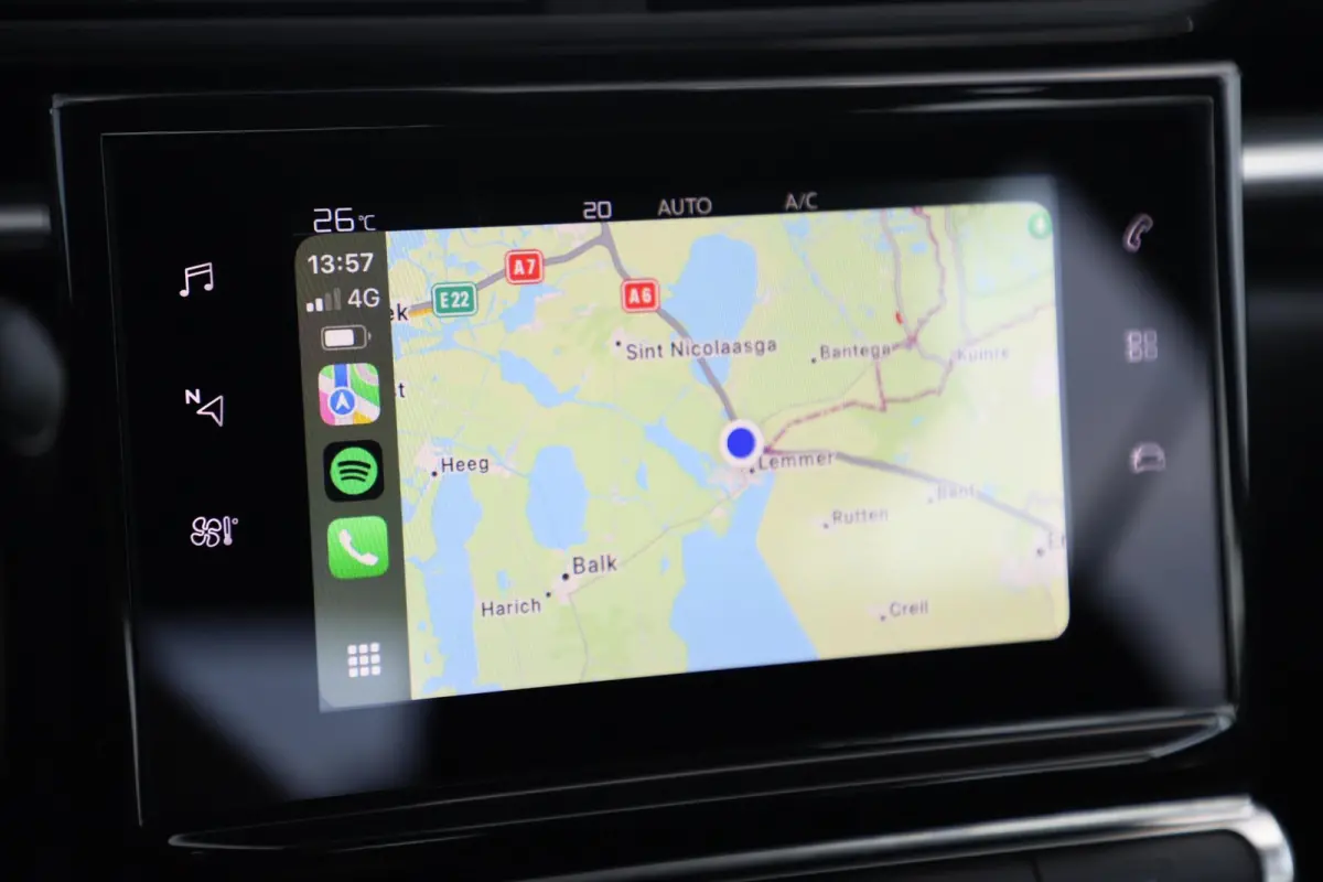 1.2 PureTech Feel Navigatie Carplay Android Clima Cruise Parkeersensor Rijstrooksensor All-Season Banden!