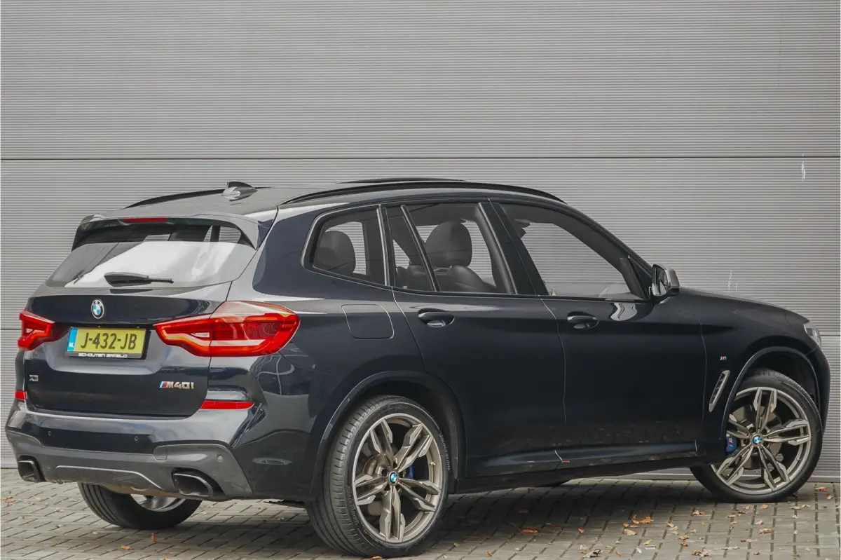 M40i xDrive High Executive Pano ACC Trekhaak HUD