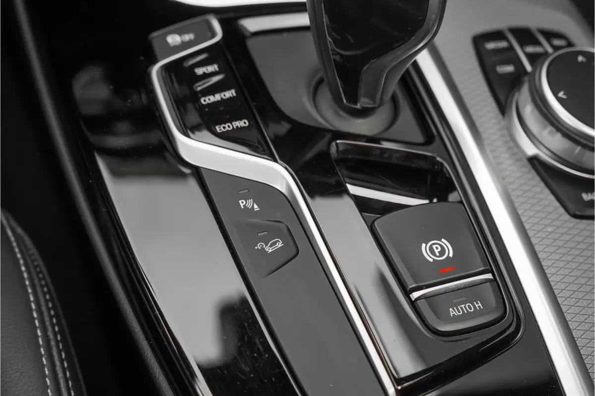 M40i xDrive High Executive Pano ACC Trekhaak HUD