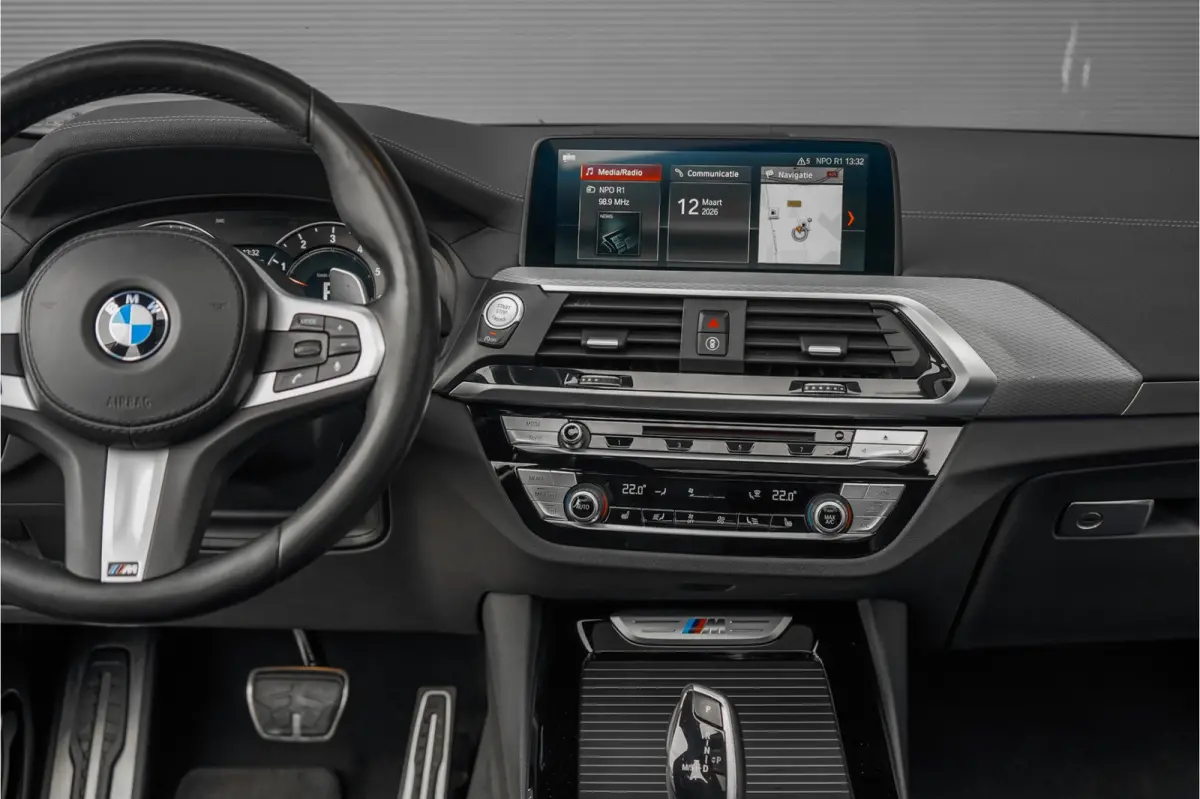 M40i xDrive High Executive Pano ACC Trekhaak HUD