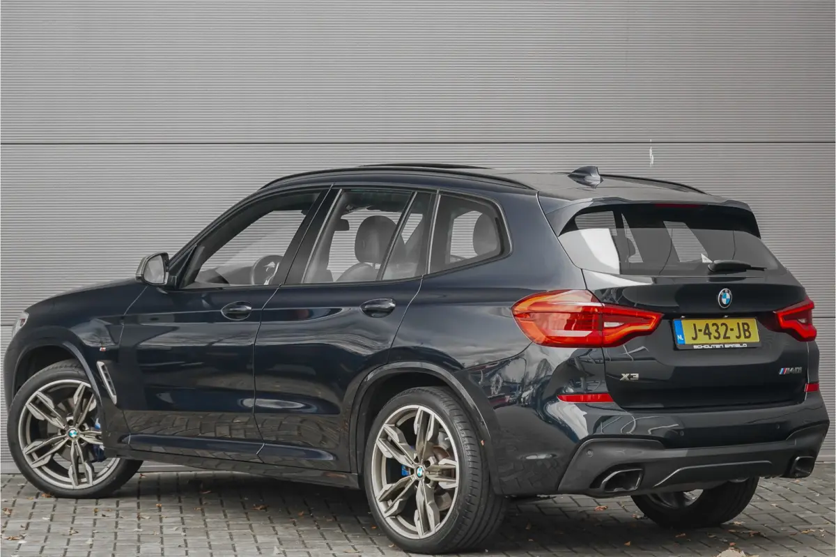 M40i xDrive High Executive Pano ACC Trekhaak HUD