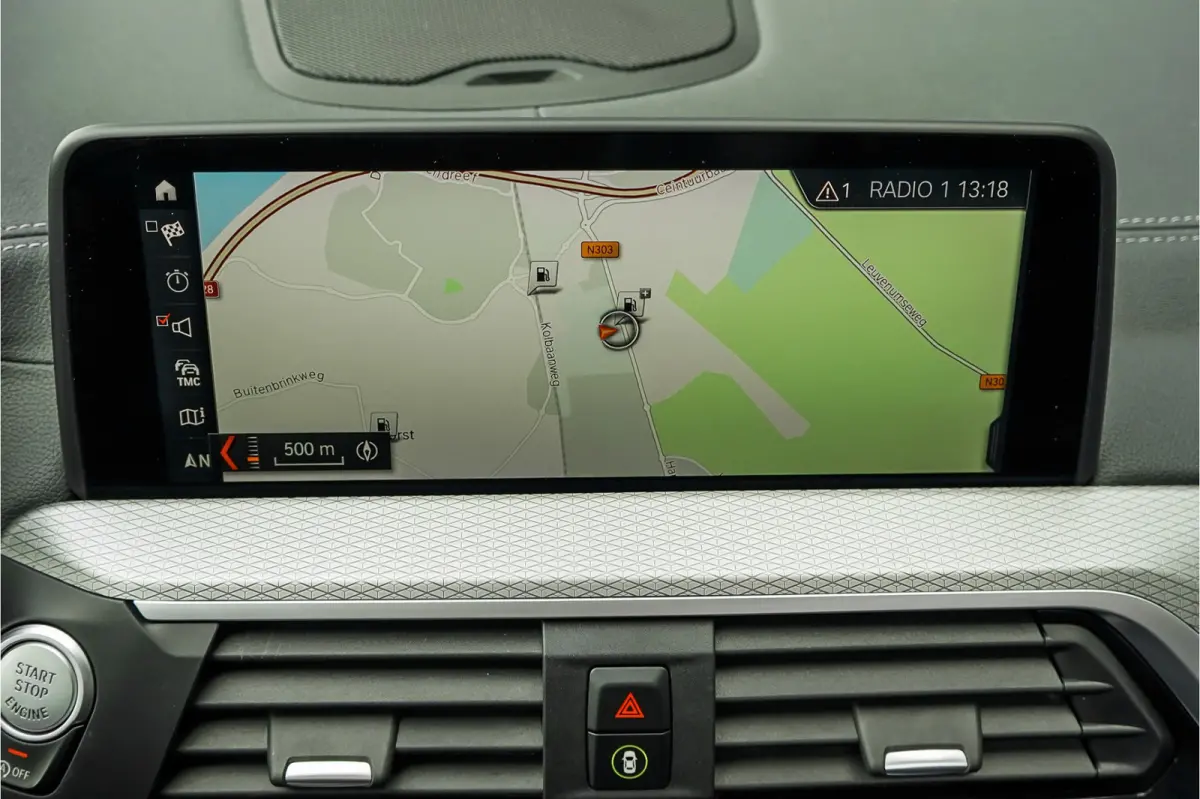 M40i xDrive High Executive Pano ACC Trekhaak HUD