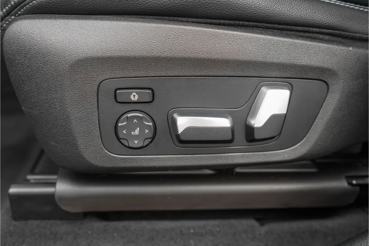 M40i xDrive High Executive Pano ACC Trekhaak HUD