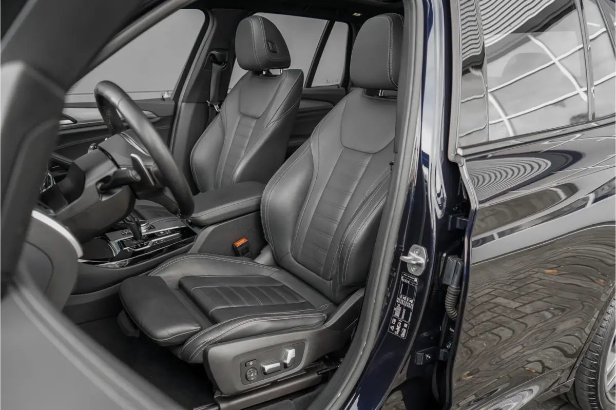 M40i xDrive High Executive Pano ACC Trekhaak HUD
