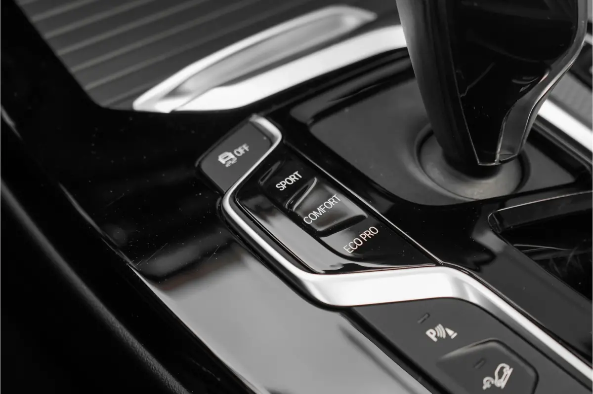 M40i xDrive High Executive Pano ACC Trekhaak HUD