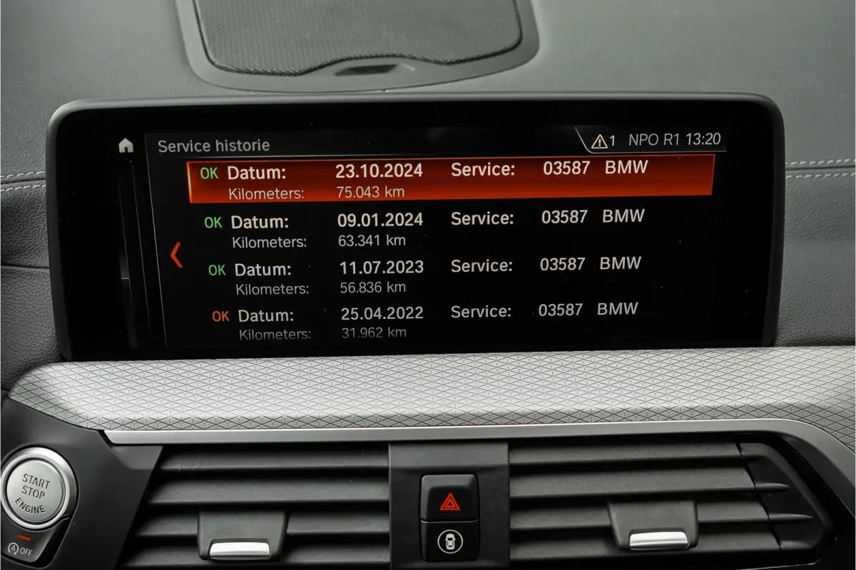 M40i xDrive High Executive Pano ACC Trekhaak HUD