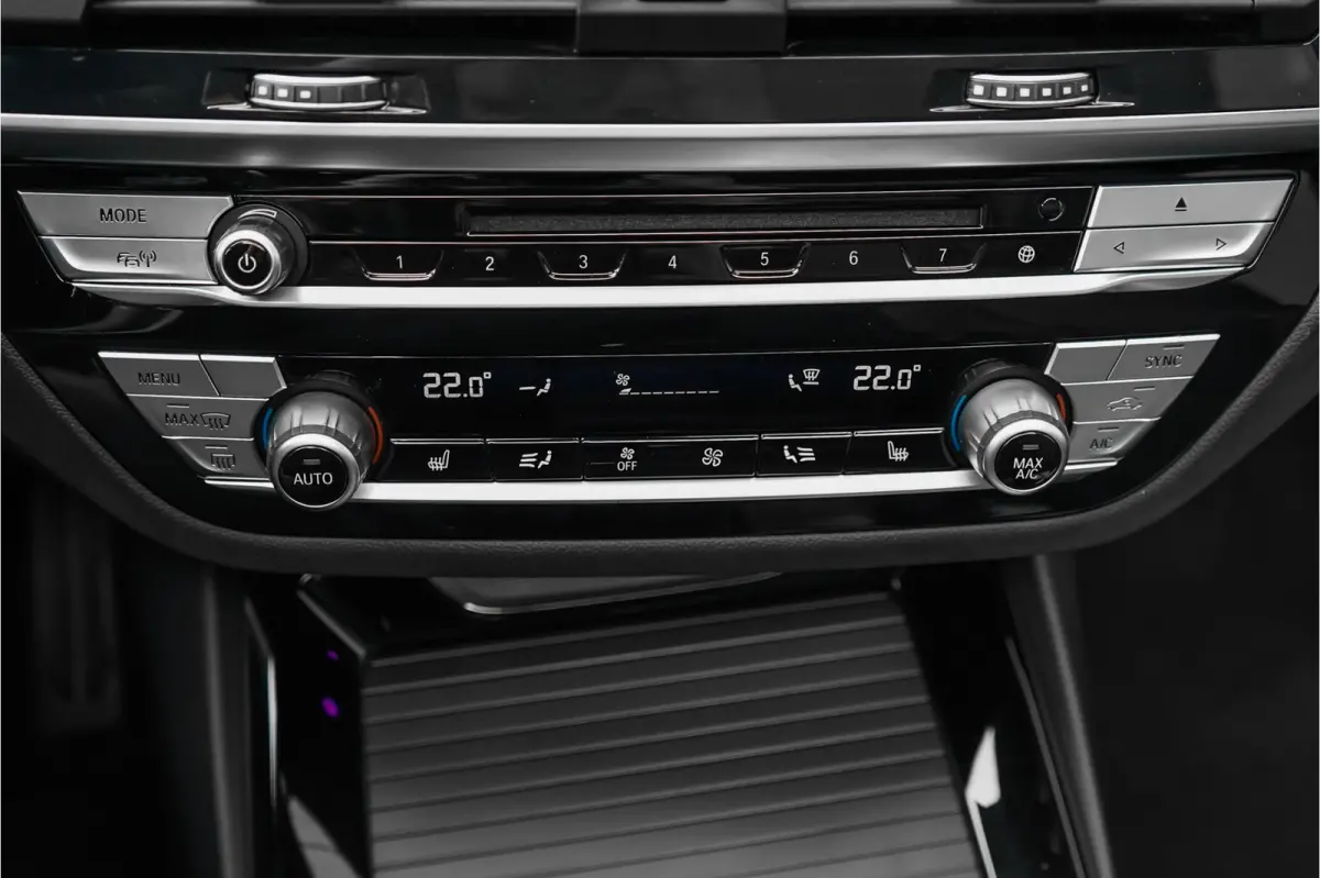 M40i xDrive High Executive Pano ACC Trekhaak HUD
