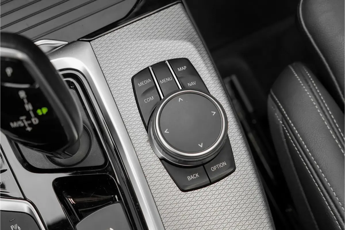 M40i xDrive High Executive Pano ACC Trekhaak HUD