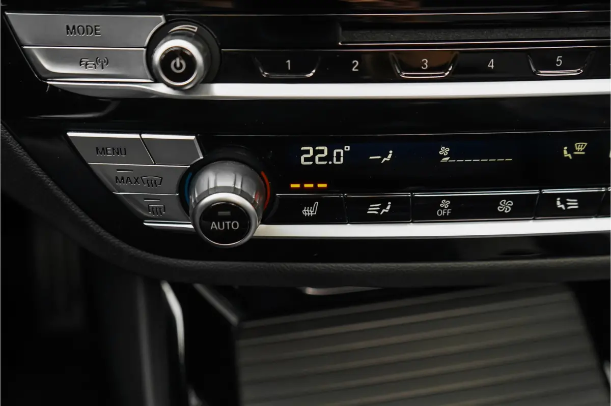 M40i xDrive High Executive Pano ACC Trekhaak HUD