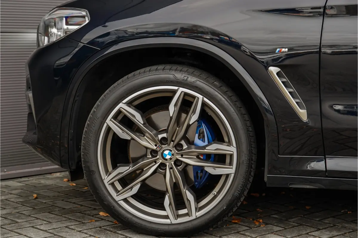 M40i xDrive High Executive Pano ACC Trekhaak HUD