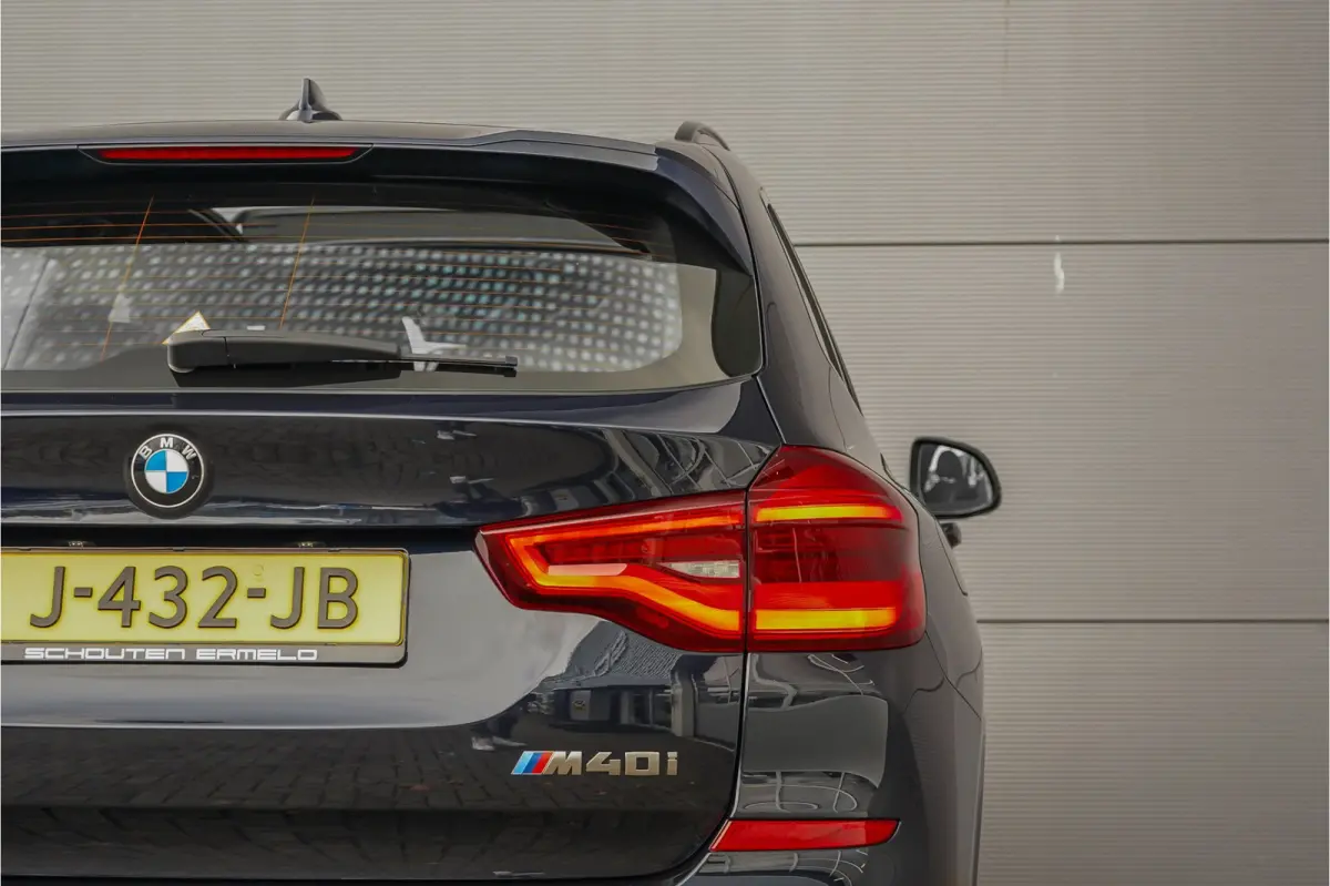 M40i xDrive High Executive Pano ACC Trekhaak HUD