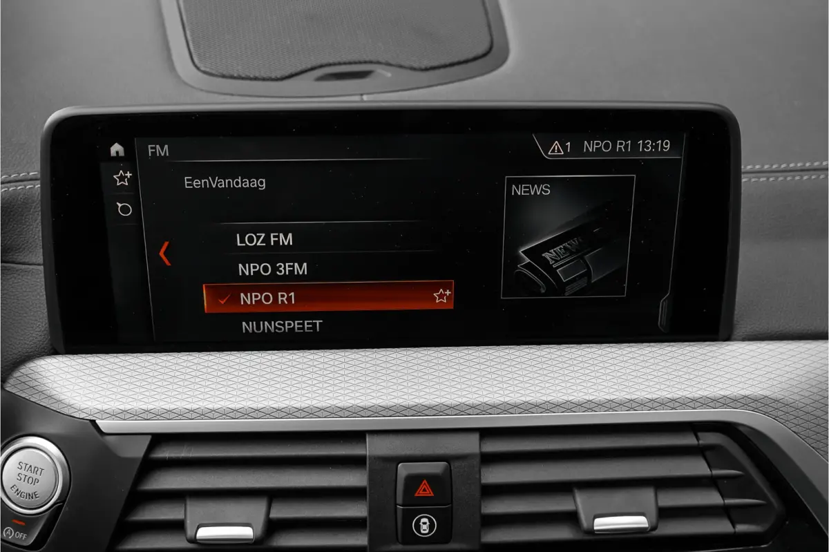 M40i xDrive High Executive Pano ACC Trekhaak HUD