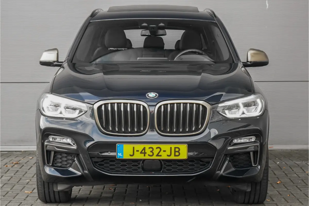 M40i xDrive High Executive Pano ACC Trekhaak HUD