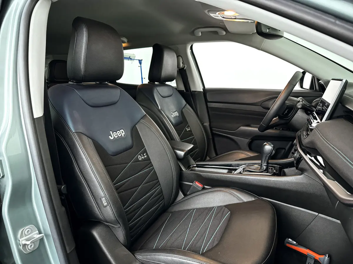 1.5T e-Hybrid Upland | 360° camera | Cruise control | Navigatie | Keyless