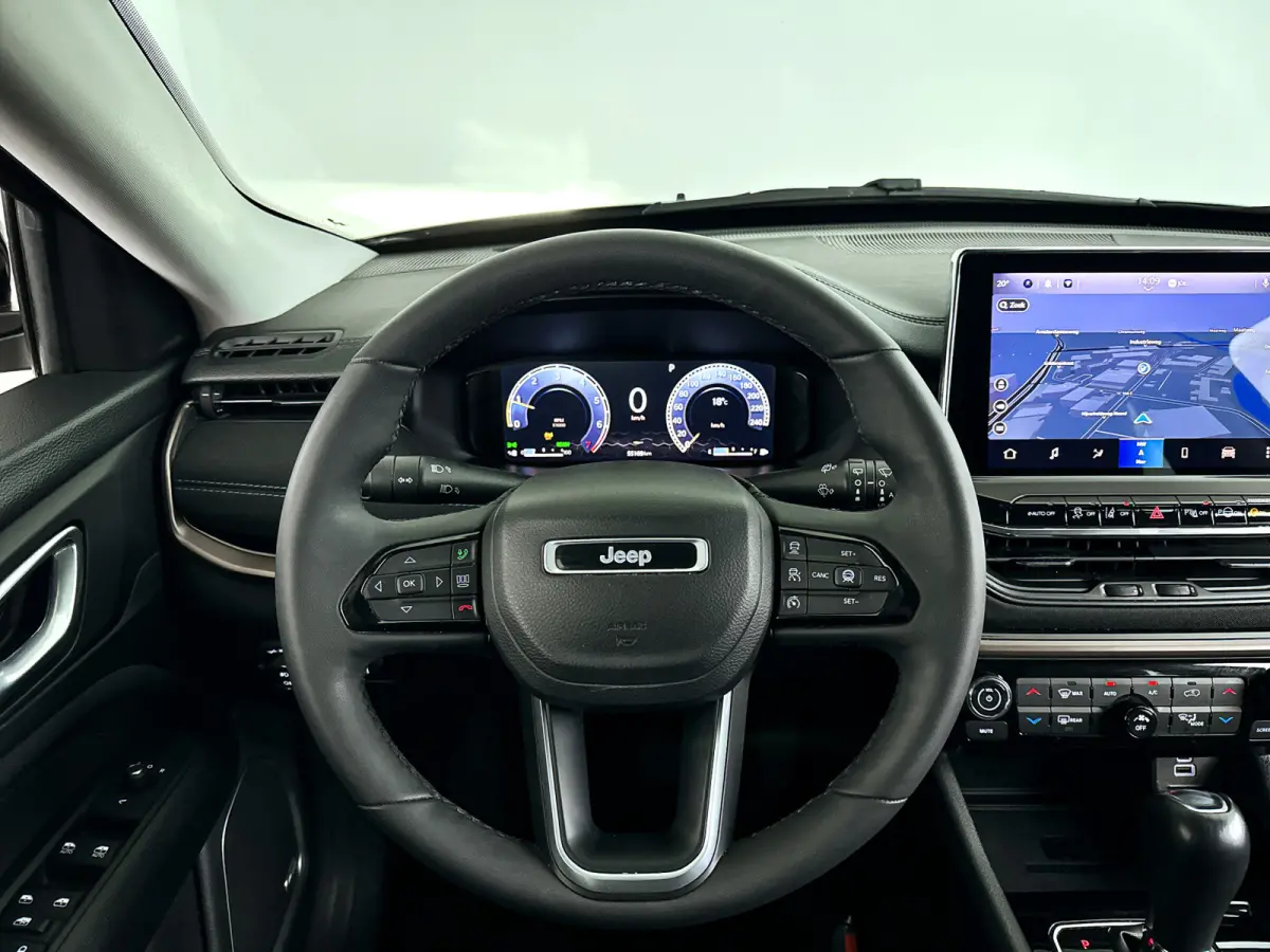 1.5T e-Hybrid Upland | 360° camera | Cruise control | Navigatie | Keyless