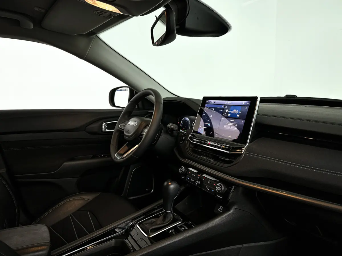 1.5T e-Hybrid Upland | 360° camera | Cruise control | Navigatie | Keyless