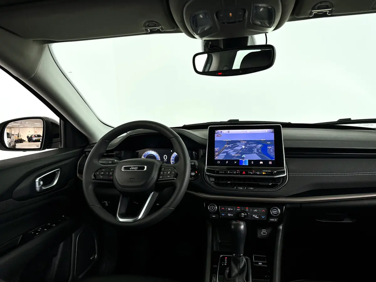 1.5T e-Hybrid Upland | 360° camera | Cruise control | Navigatie | Keyless