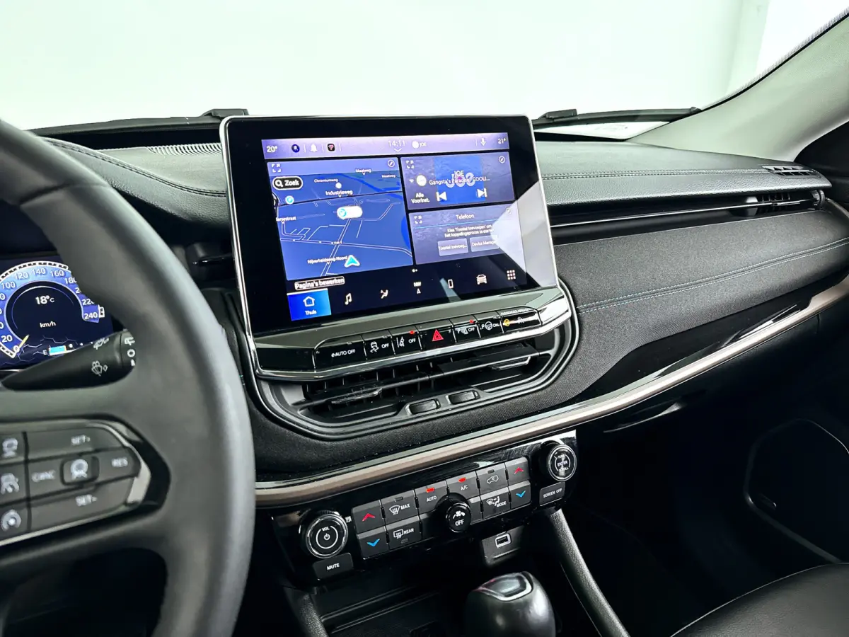 1.5T e-Hybrid Upland | 360° camera | Cruise control | Navigatie | Keyless