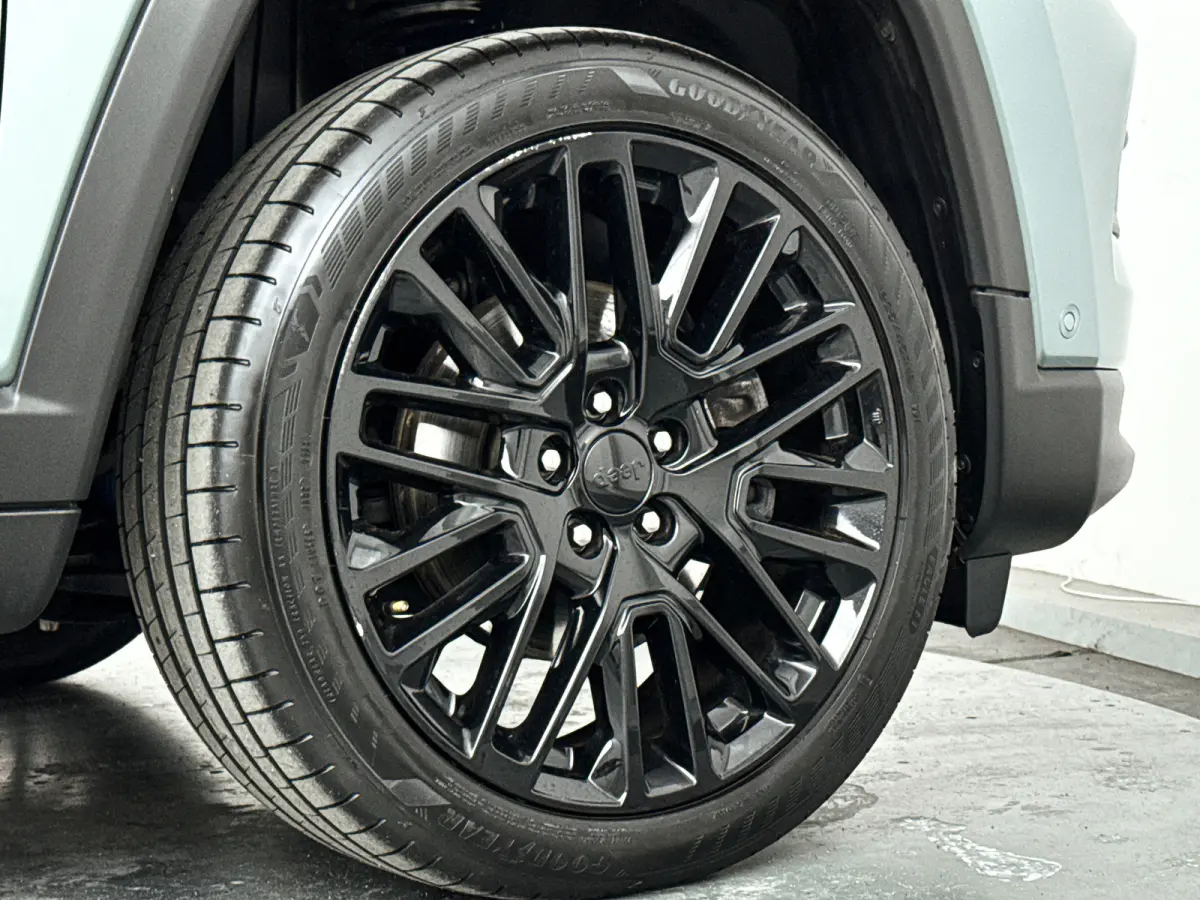 1.5T e-Hybrid Upland | 360° camera | Cruise control | Navigatie | Keyless