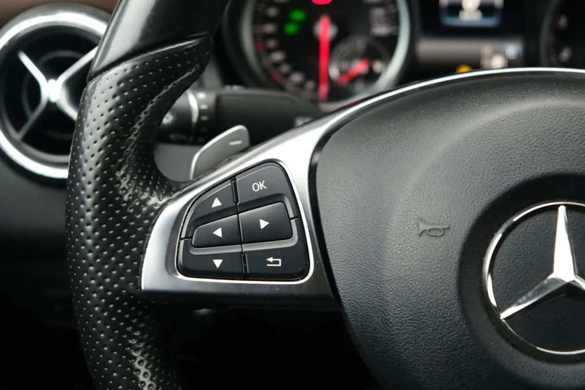 200 AMG AUT Pano Xenon Leder Cam