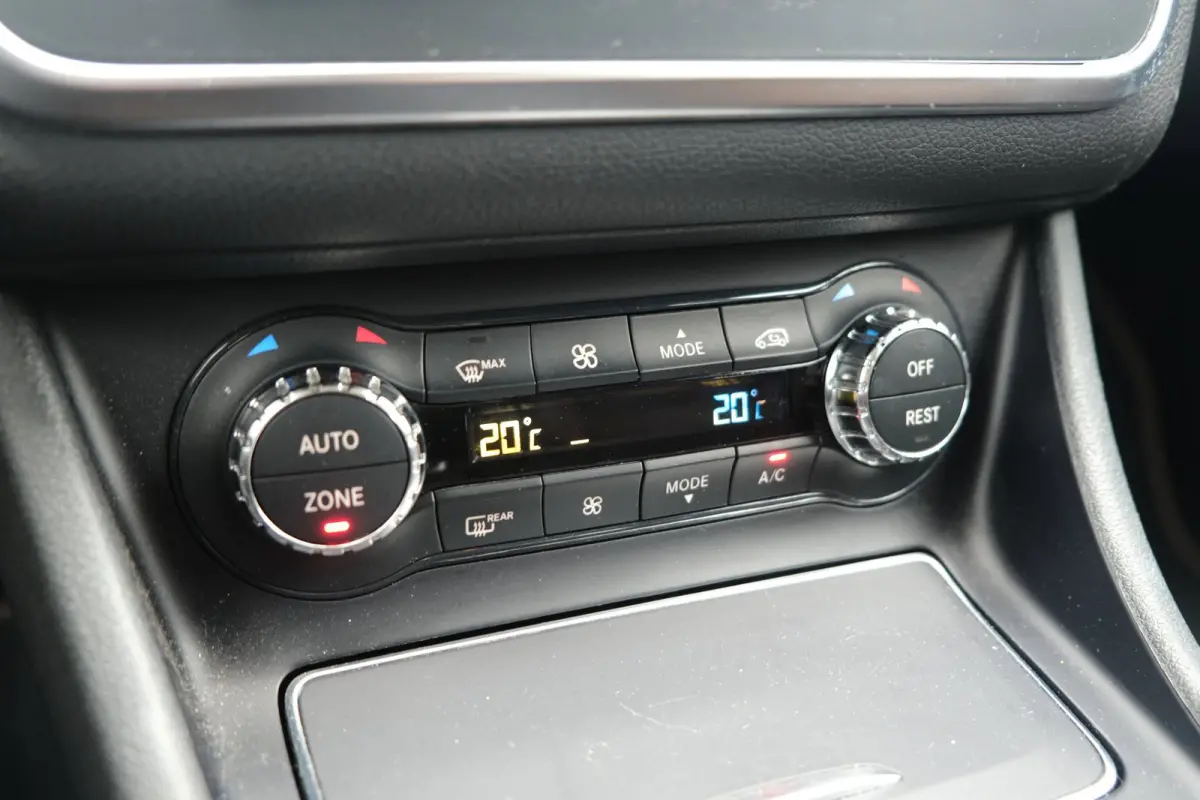 200 AMG AUT Pano Xenon Leder Cam
