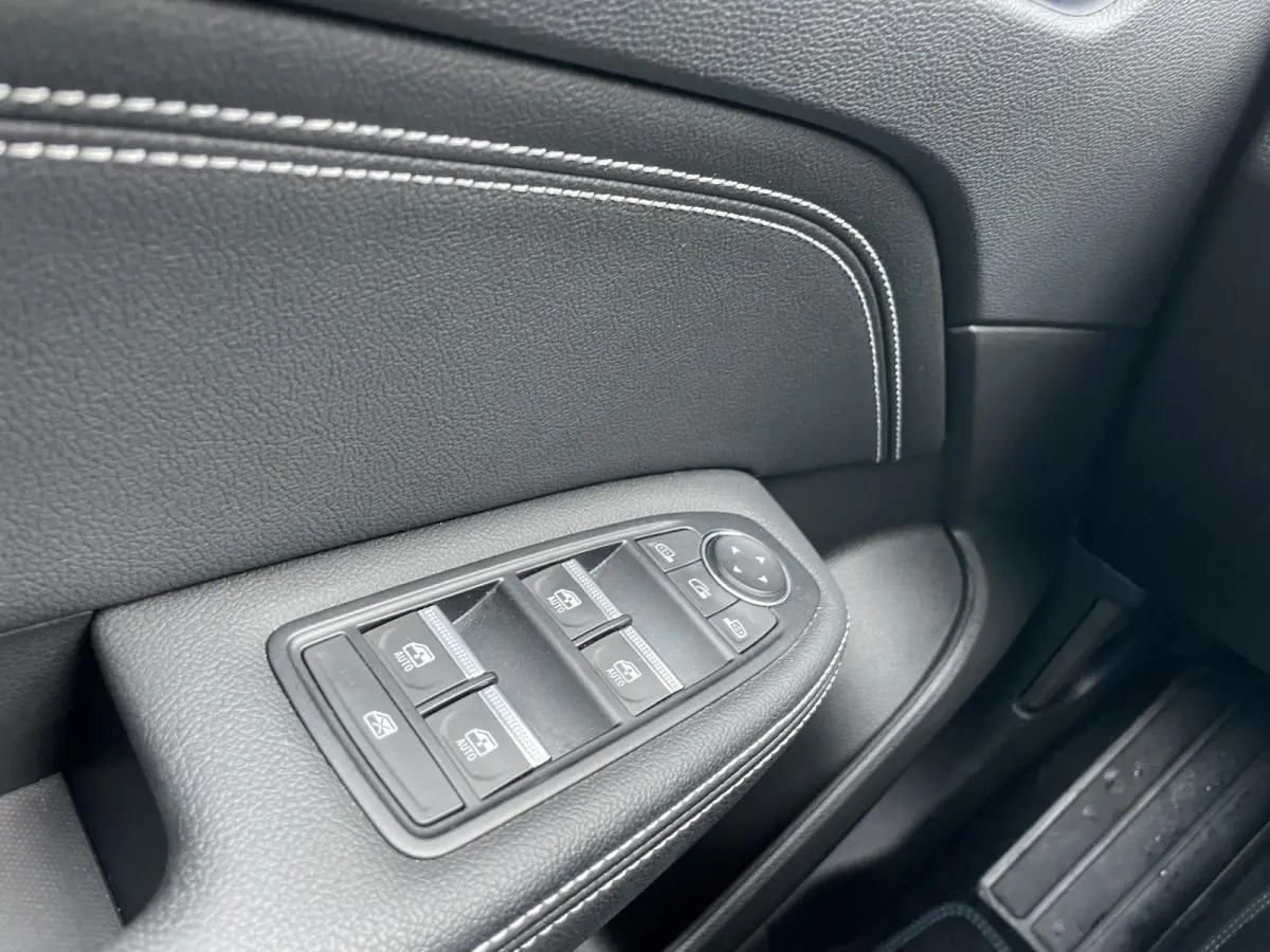 1.6 E-Tech Hybrid 145 Intens