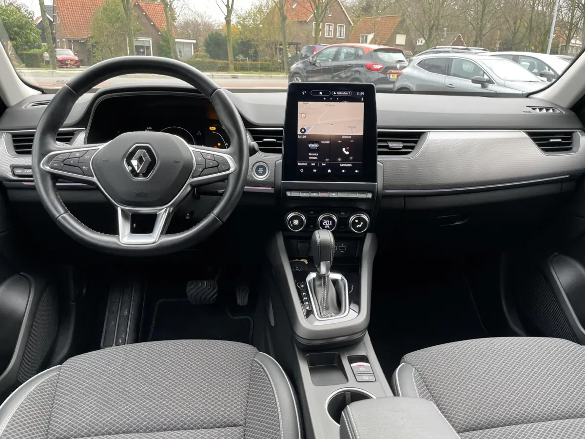 1.6 E-Tech Hybrid 145 Intens