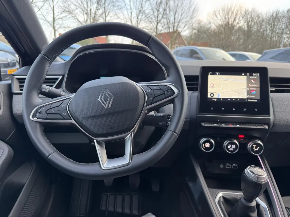 1.0 TCe 90pk Techno 2025 11.881km!!