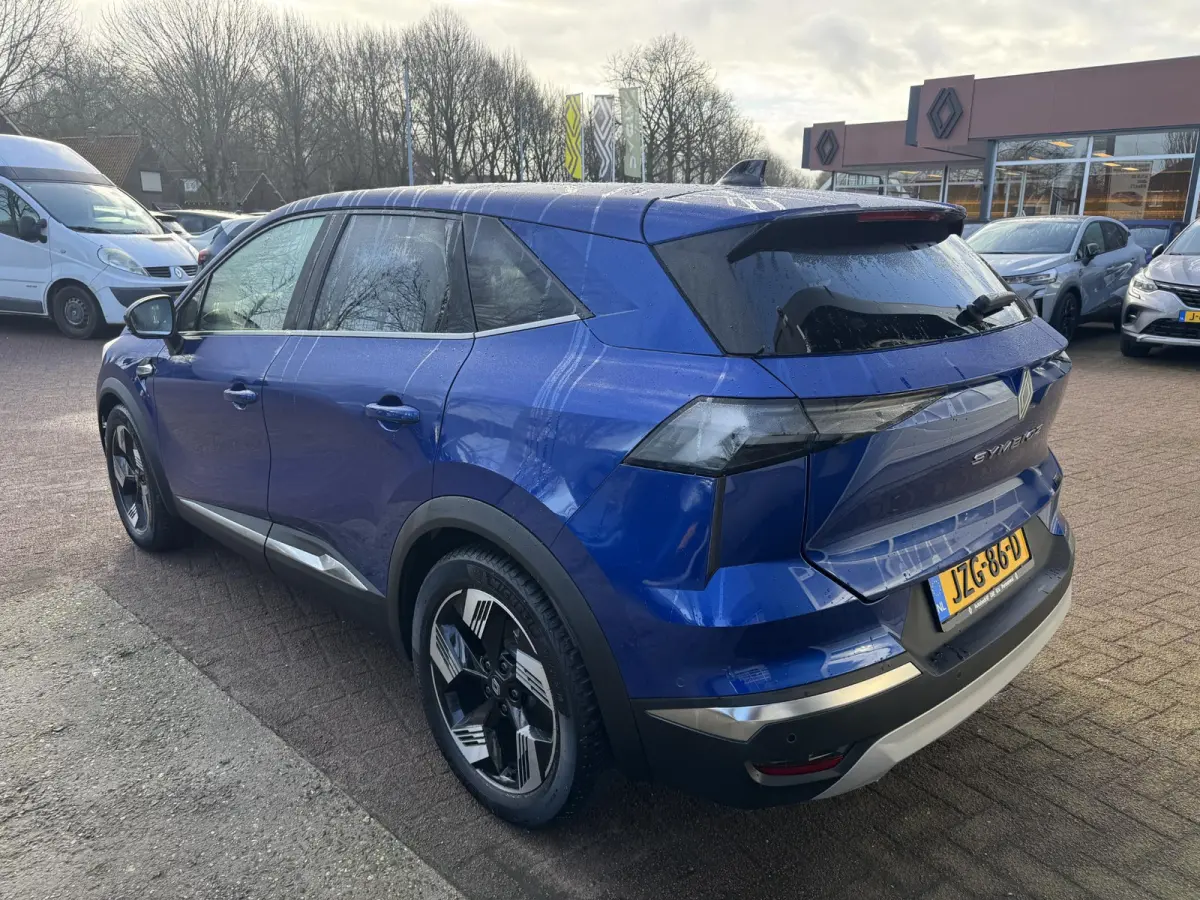 1.6 E-Tech full hybrid 145 Iconic