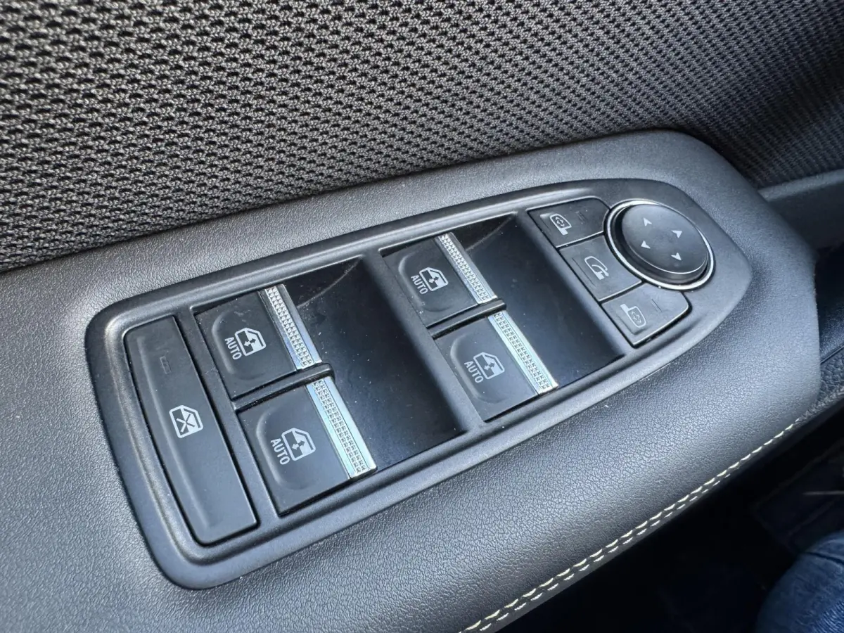 1.6 E-Tech full hybrid 145 Iconic